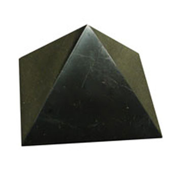 Пирамида полированная 9 см шунгит